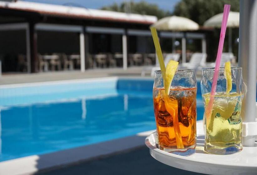 استراحتگاه Cilento Dreams Village