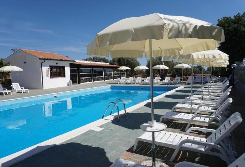 استراحتگاه Cilento Dreams Village