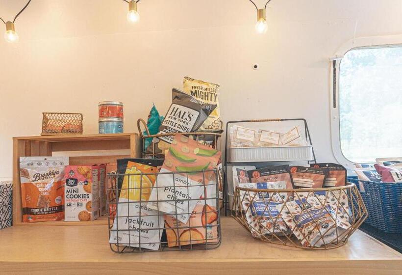 منتجع Hutton Brickyards Riverfront Hotel & Venue