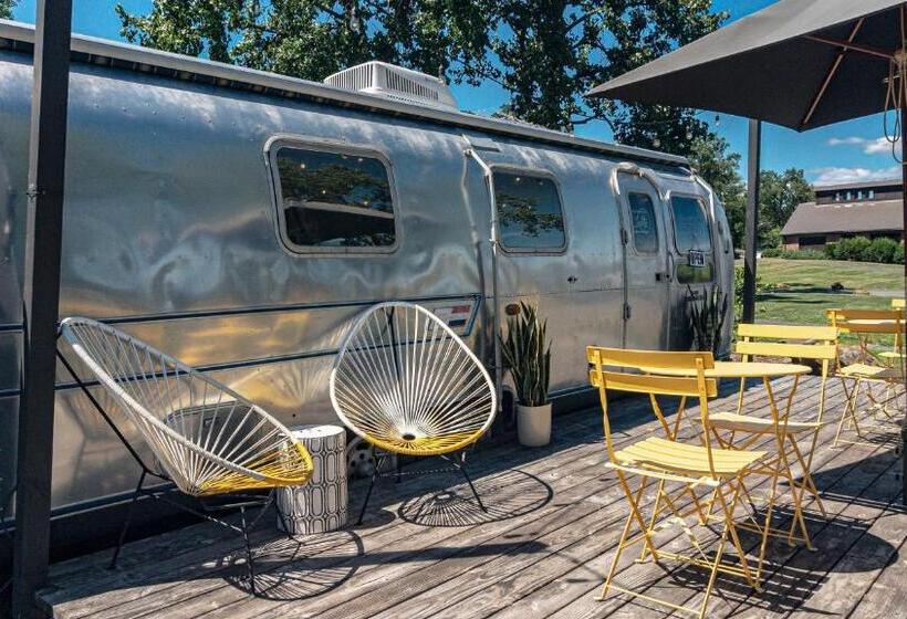 منتجع Hutton Brickyards Riverfront Hotel & Venue