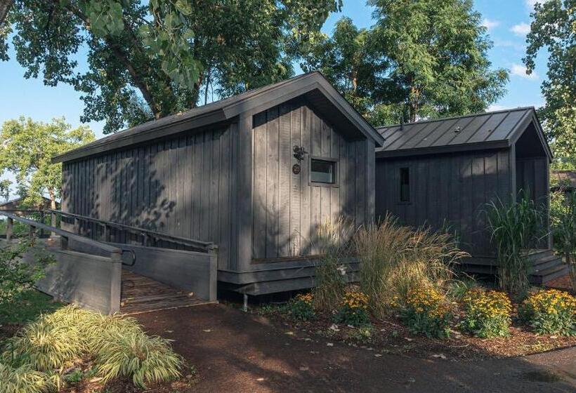 منتجع Hutton Brickyards Riverfront Hotel & Venue