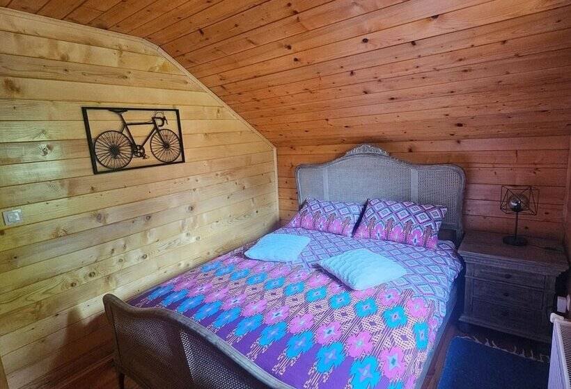 Secluded Cottage In Sveti Petar Mrežnički With Swimming Pool