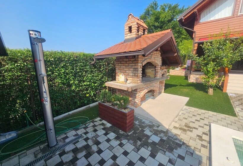 Secluded Cottage In Sveti Petar Mrežnički With Swimming Pool