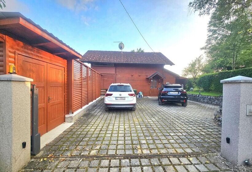 Secluded Cottage In Sveti Petar Mrežnički With Swimming Pool