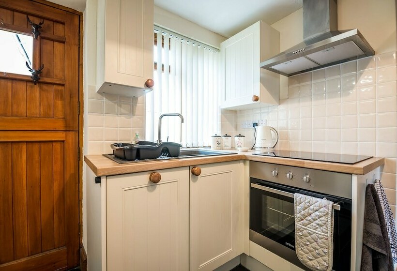 The Brambles  2 Bed Cottage  Llanteg