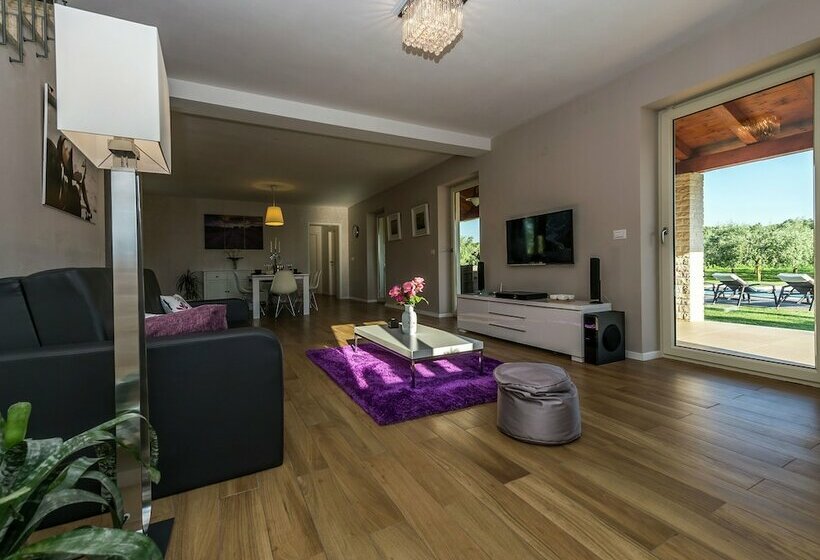 Villa Danelon Near City Of Poreč