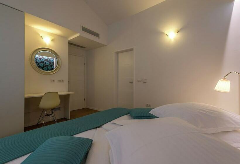 Villa Danelon Near City Of Poreč