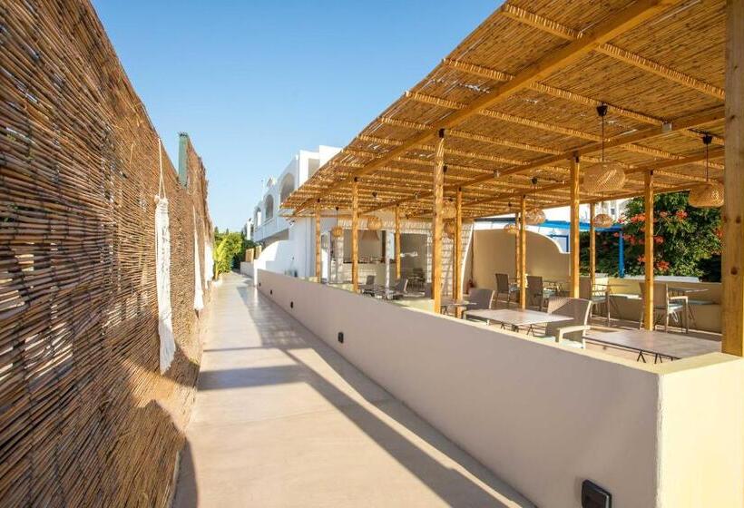 Atma Beach Rooms & Suites