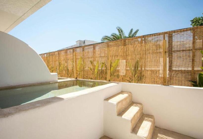 Atma Beach Rooms & Suites