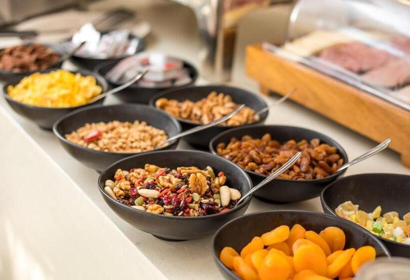 Atma Beach Rooms & Suites