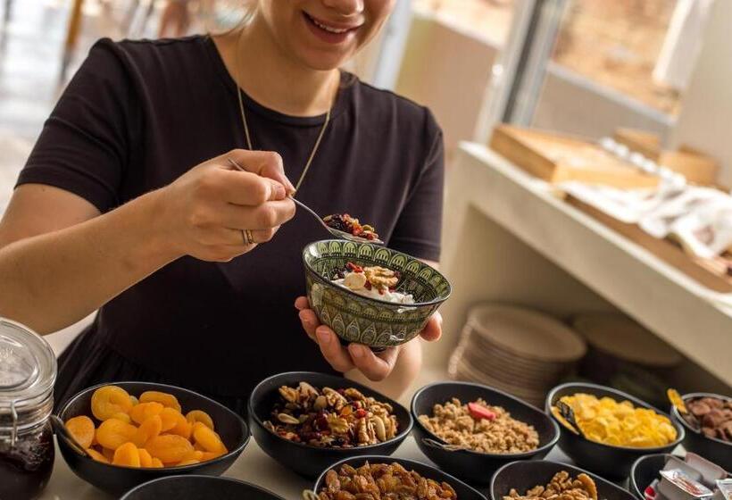 Atma Beach Rooms & Suites