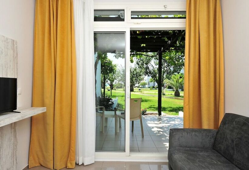 בית מלון כפרי Afytos Akcay Tatil Koyu