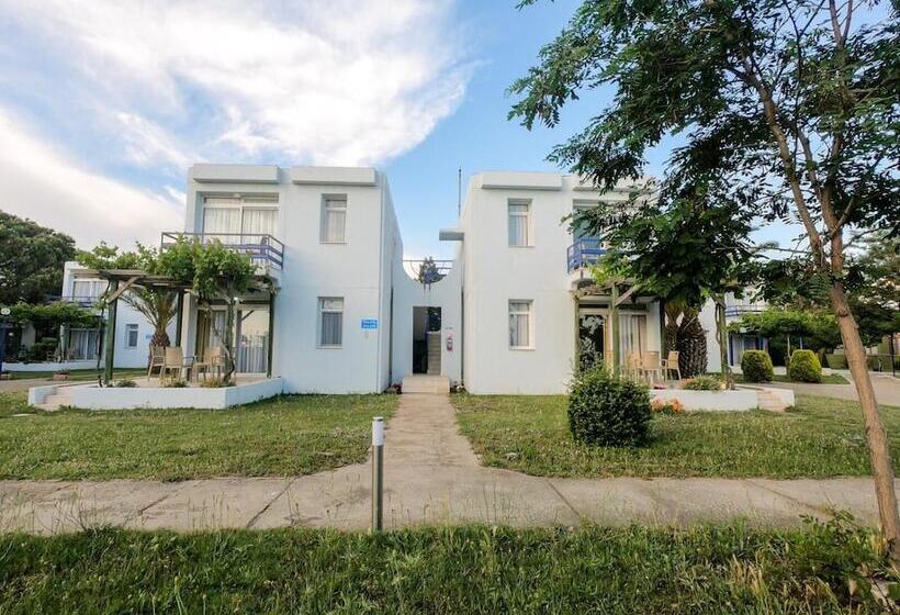 בית מלון כפרי Afytos Akcay Tatil Koyu