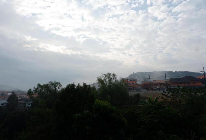 Отель Ama Maesalong