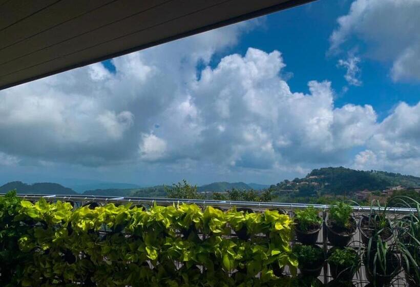 ホテル Ama Maesalong