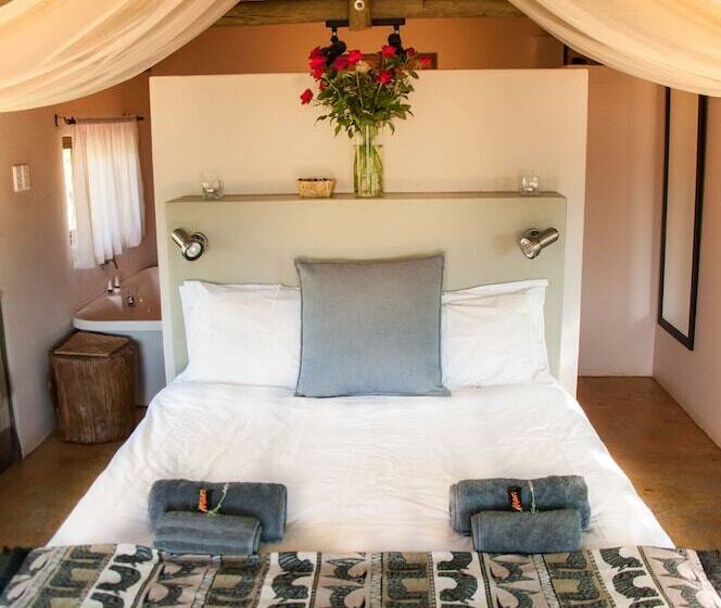 בית מלון כפרי B Sorah Luxury Tent & Venue