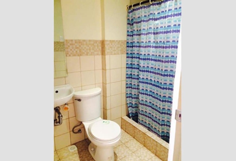 فندق Canoe Beach Resort