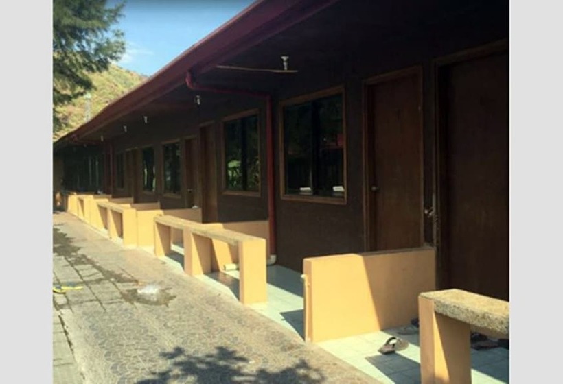 فندق Canoe Beach Resort