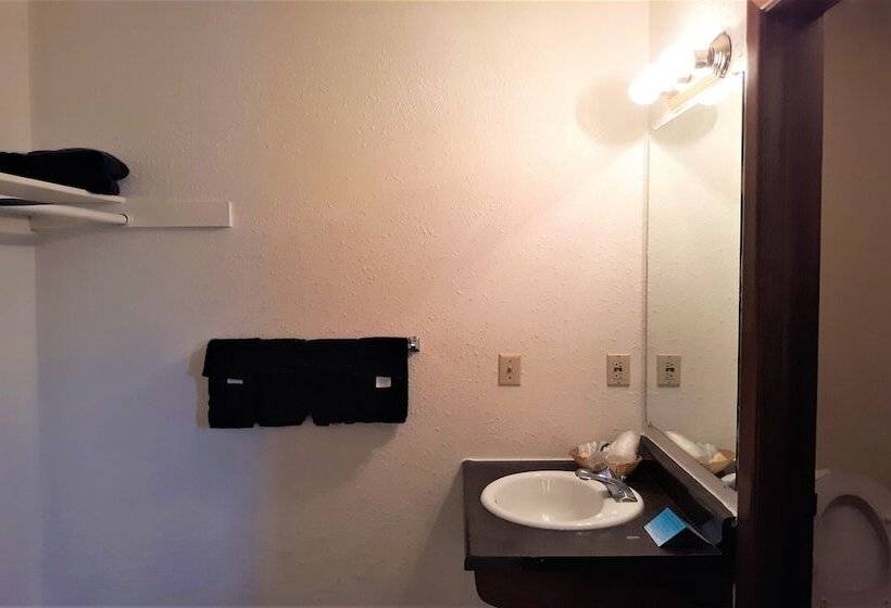 فندق Cheyenne Wells By Oyo Rooms