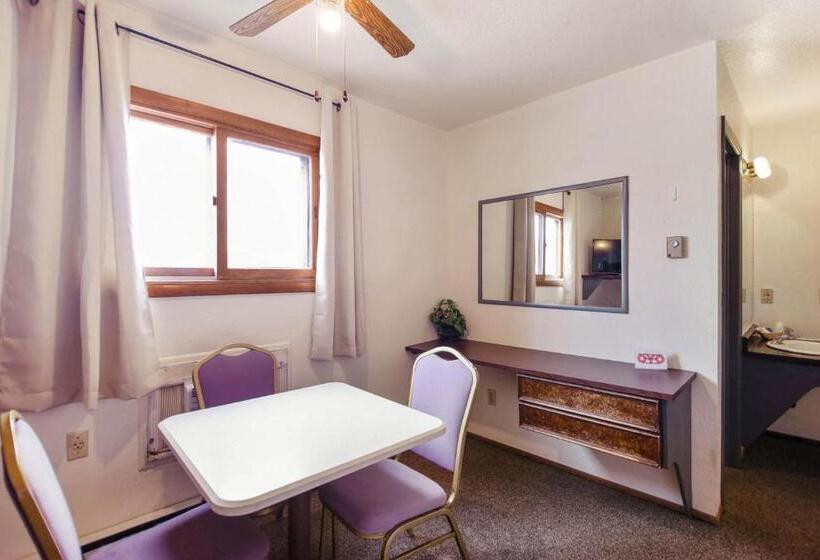 فندق Cheyenne Wells By Oyo Rooms