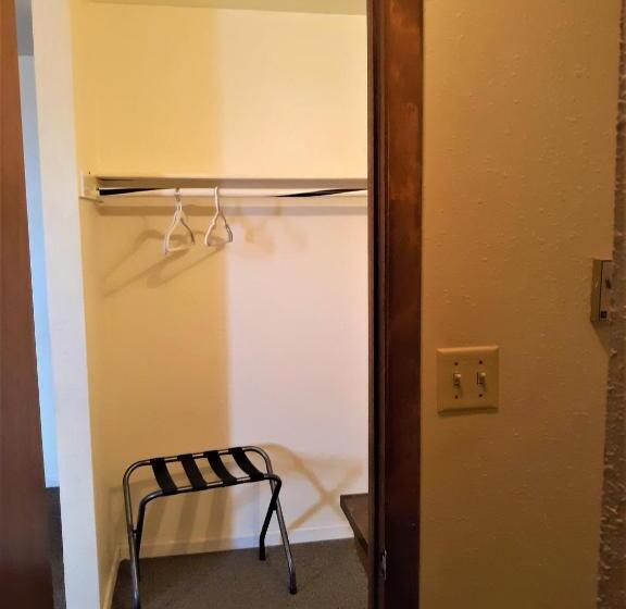 فندق Cheyenne Wells By Oyo Rooms