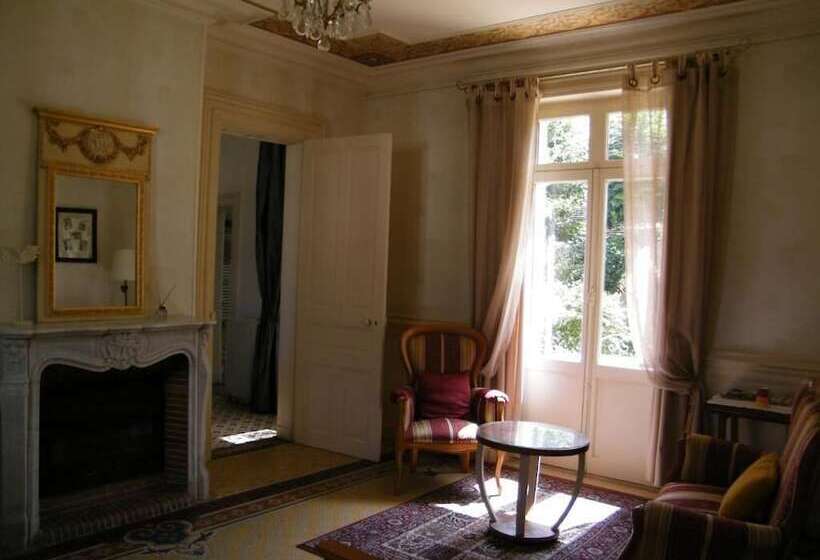 ホテル Closerie La Fontaine