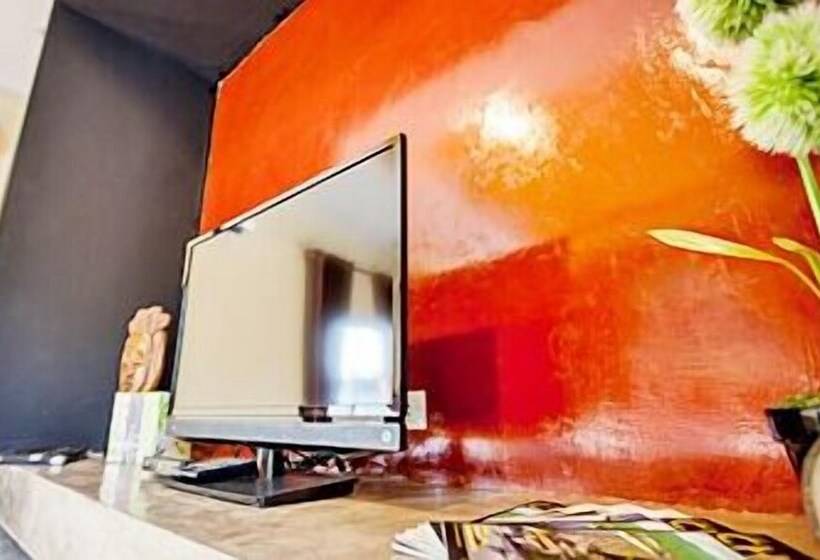 호텔 Full House Resort