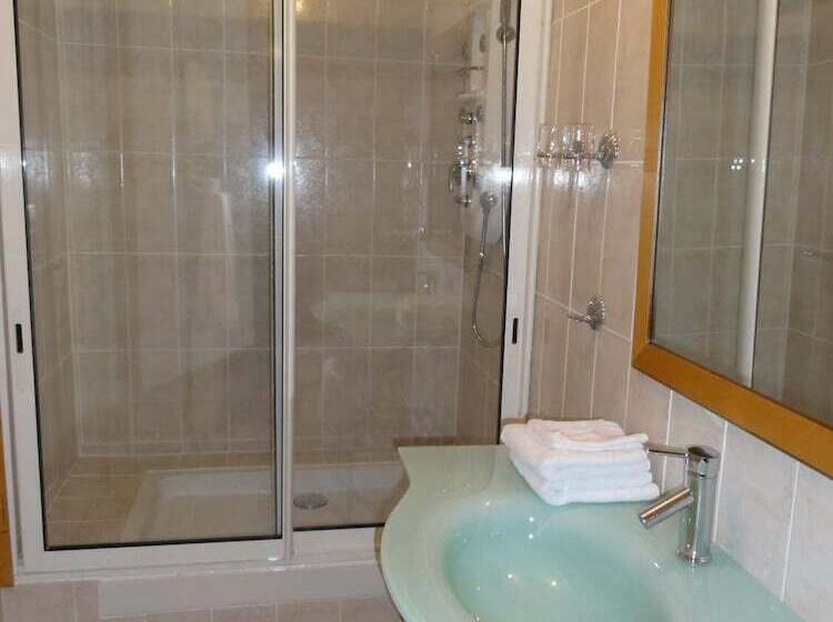 Отель Les Wyllos