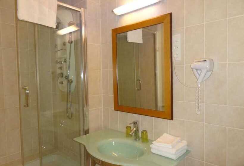 Отель Les Wyllos