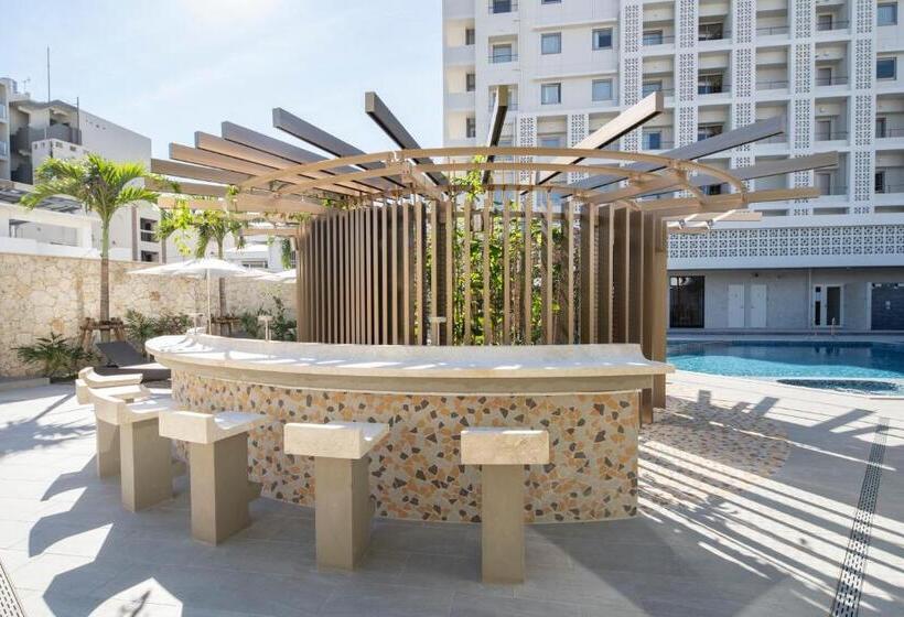 فندق Okinawa Hinode Resort And Hot Spring