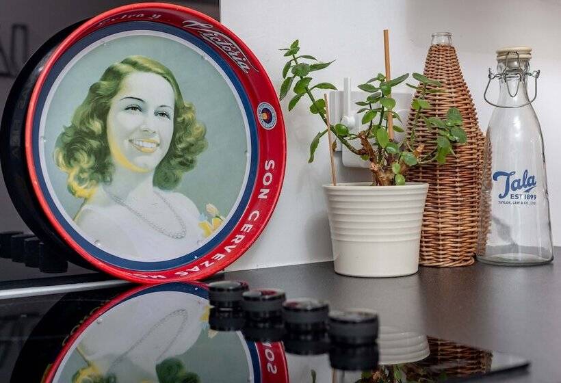 בית מלון כפרי Redlands Country Lodge Log Cabin Apartments & Weebothy