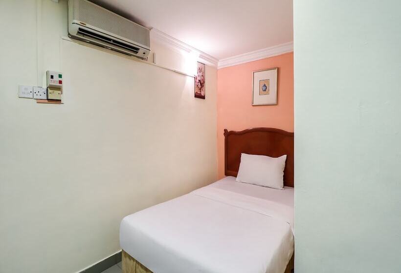 ホテル Sahara Kuala Kubu Bahru