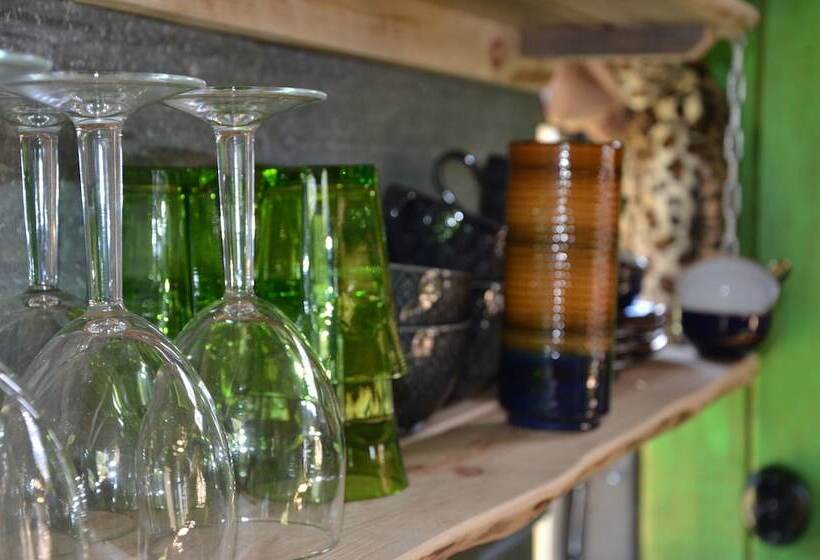 리조트 Fide äventyrsby & Camping