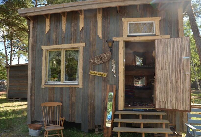 리조트 Fide äventyrsby & Camping