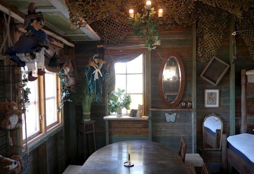 리조트 Fide äventyrsby & Camping