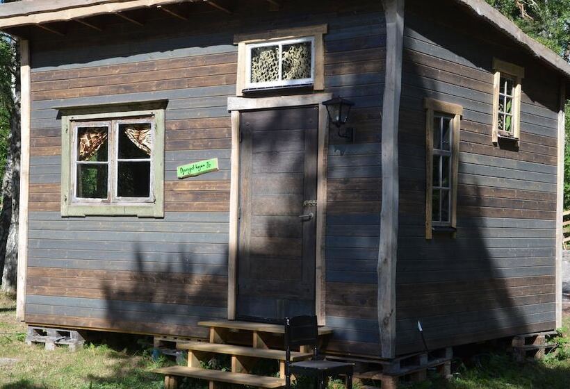 리조트 Fide äventyrsby & Camping