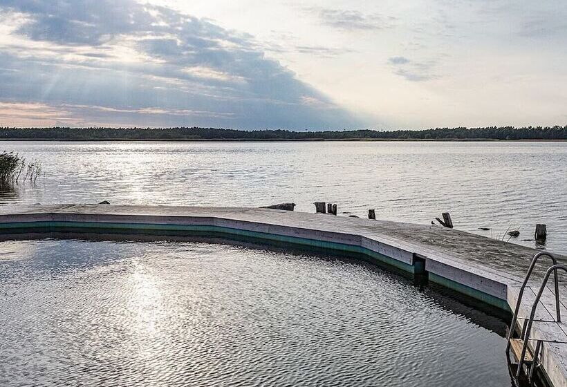 리조트 Fide äventyrsby & Camping