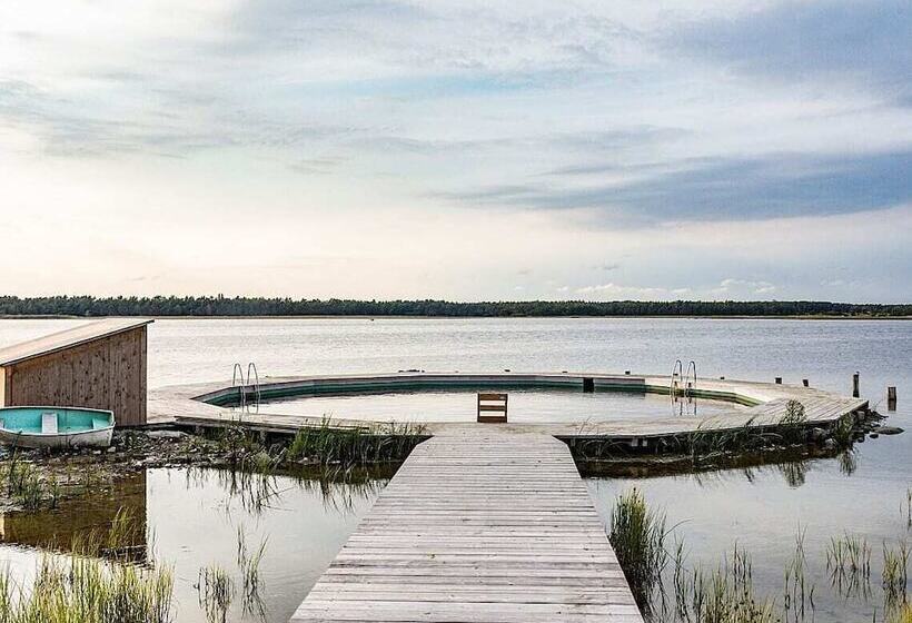 리조트 Fide äventyrsby & Camping