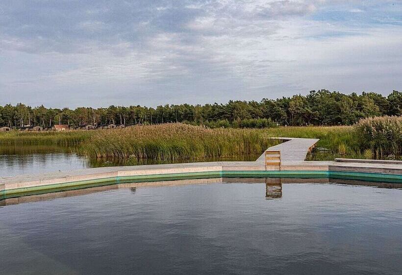 리조트 Fide äventyrsby & Camping