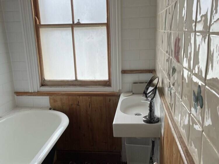 Townhouse Full Of Character In Vibrant Seven Dials