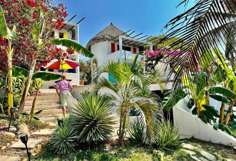 مبيت وإفطار Beachfront Paradise Boutique