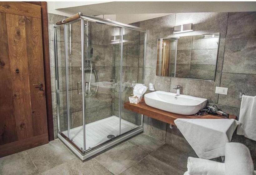 مبيت وإفطار Chalet Lago