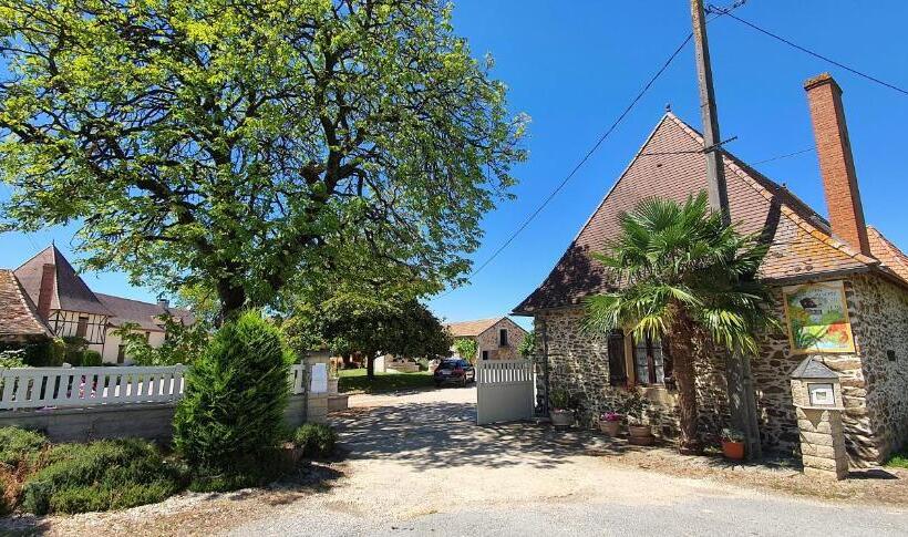 住宿加早餐  La Ferme De Laupilière