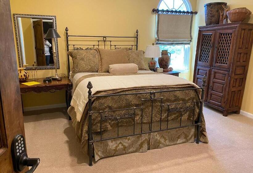 Bed and Breakfast The Birdnest Inn