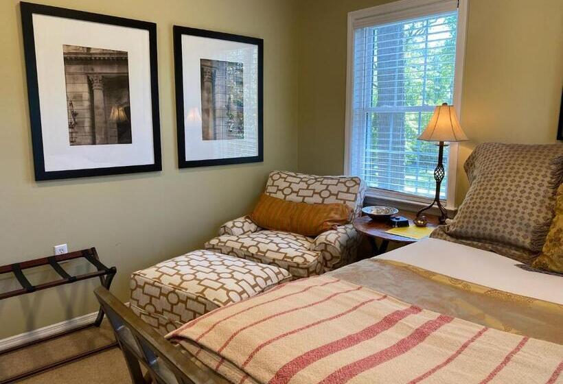 Bed and Breakfast The Birdnest Inn