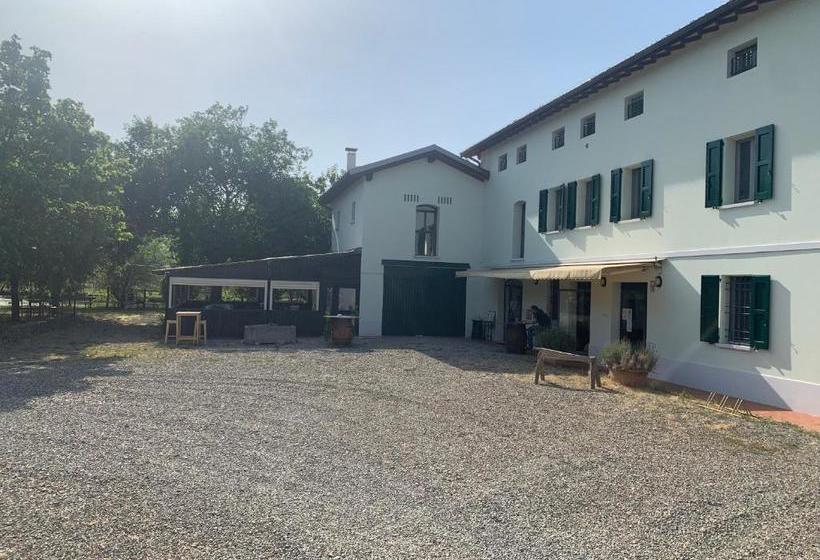 مبيت وإفطار Villa Canapa