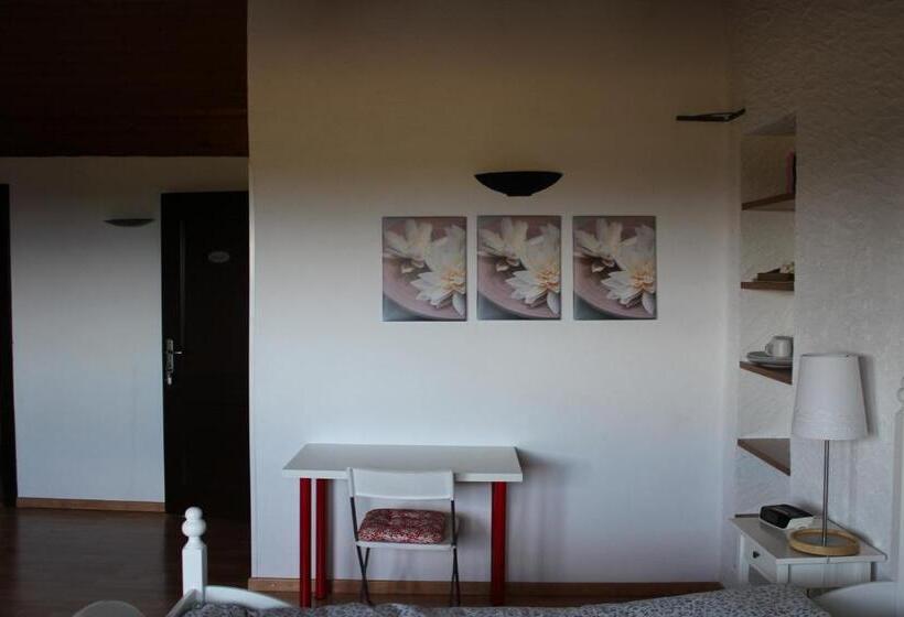 مبيت وإفطار Au Cœur Du Vignoble Sur Bursins