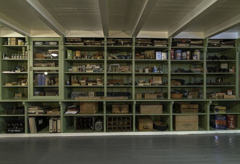 Finnøy Bryggehotell   By Classic Norway Hotels