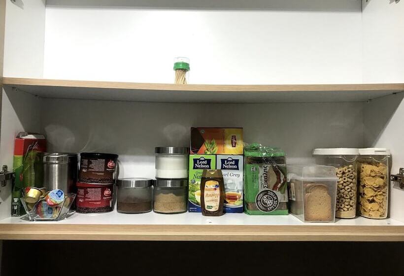 ホテル A&j Apartments Or Rooms Athens Airport