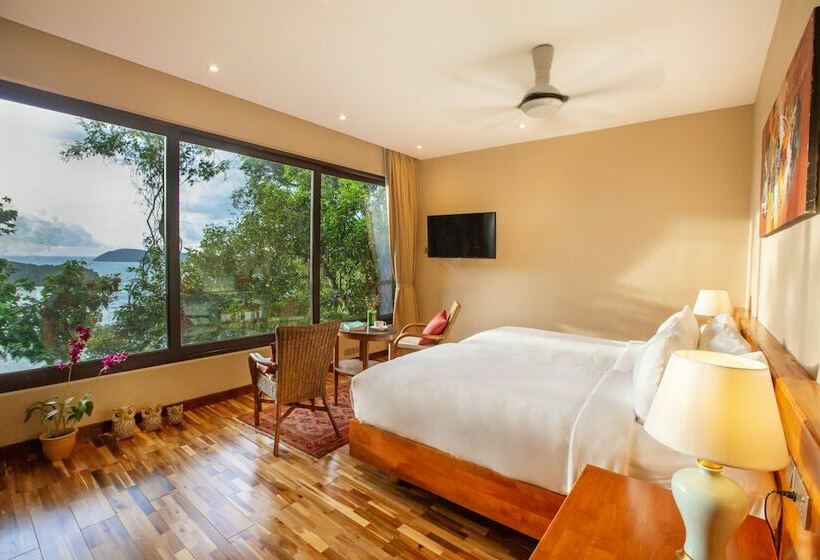 בית מלון כפרי Ambong Pool Villas